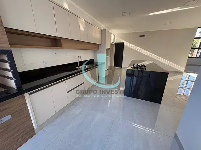 Casa com 270m² 3 quartos e 3 banheiros, à venda, no bairro Parque Tropical em Araraquara