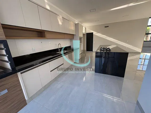 Casa com 270m² 3 quartos e 3 banheiros, à venda, no bairro Parque Tropical em Araraquara