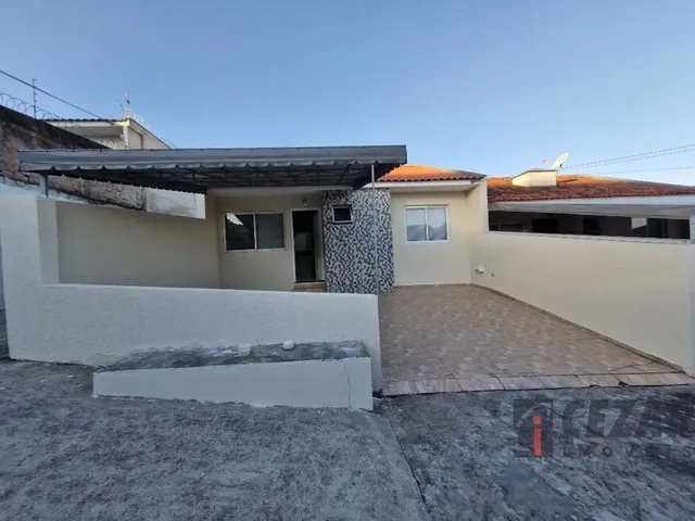Casa 2 quartos e 1 banheiro, para alugar, no bairro Bairro Alto em Curitiba