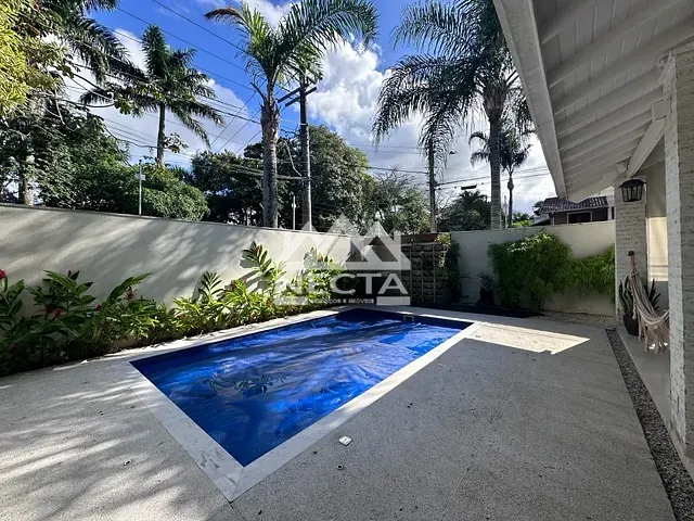 Casa com 336m² 5 quartos e 7 banheiros, à venda, no bairro Jardim Primavera em Caraguatatuba