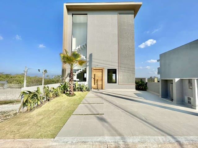 Casa com 126m² 3 quartos e 2 banheiros, à venda, no bairro Sítio Boa Vista em Cotia