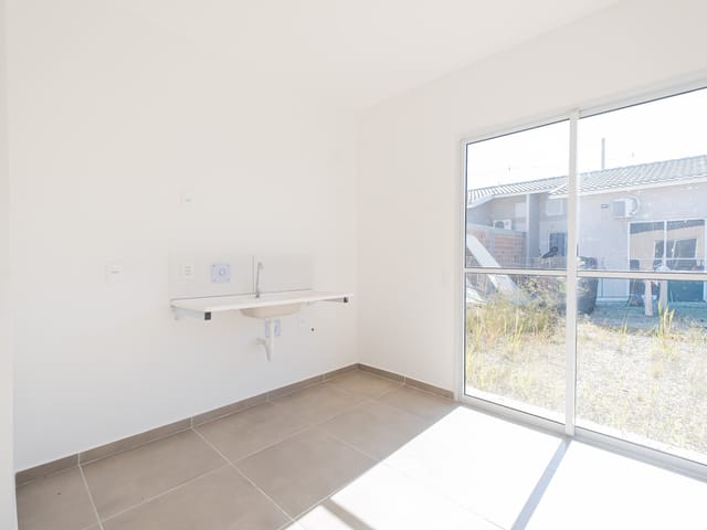 Casa 2 quartos e 1 banheiro, para alugar, no bairro Três Vendas em Pelotas