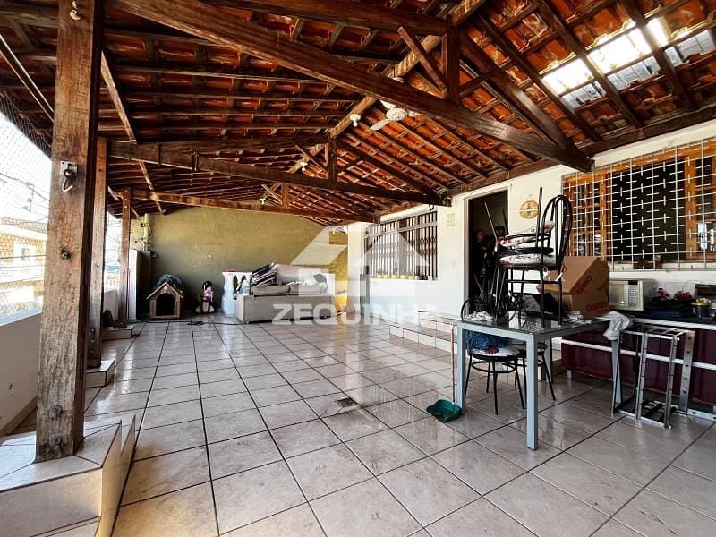 Casa à venda com 3 quartos, 260m² - Foto 7