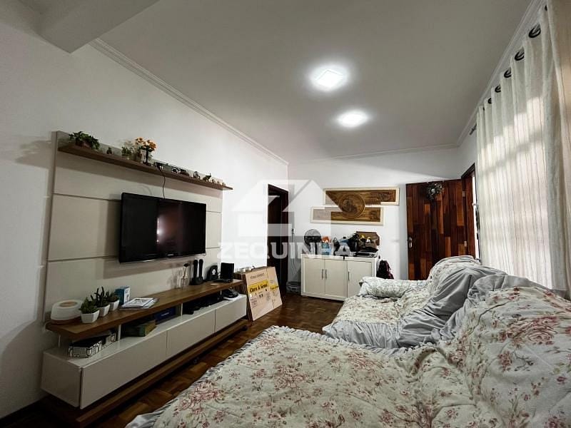 Casa à venda com 3 quartos, 260m² - Foto 8