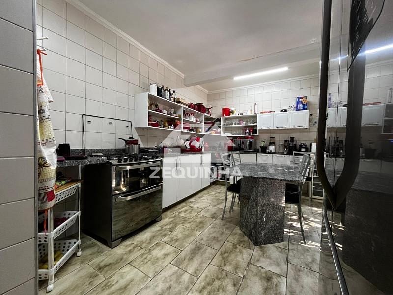 Casa à venda com 3 quartos, 260m² - Foto 14