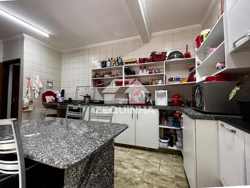 Casa à venda com 3 quartos, 260m² - Foto 18