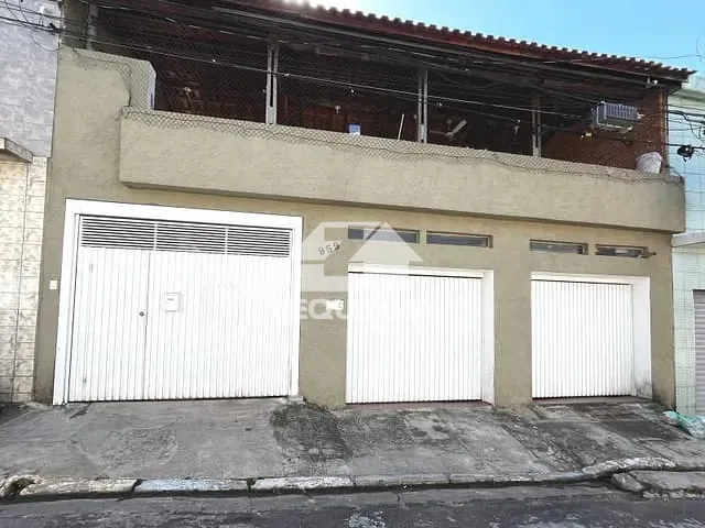 Casa com 250m² 3 quartos e 3 banheiros, à venda, no bairro Baronesa em Osasco
