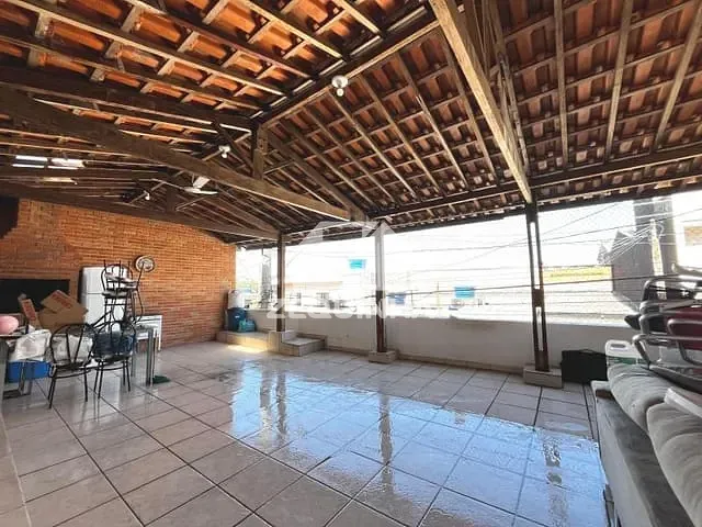 Casa com 250m² 3 quartos e 3 banheiros, à venda, no bairro Baronesa em Osasco