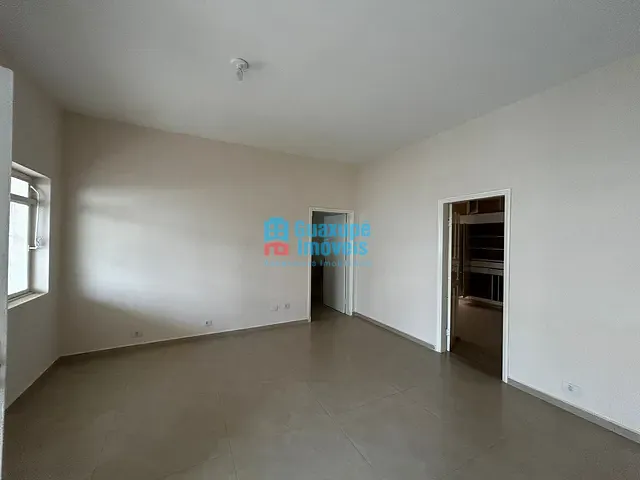 Casa com 330m² 3 quartos e 2 banheiros, para alugar, no bairro Centro em Guaxupé