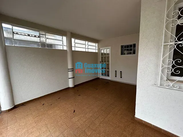 Casa com 330m² 3 quartos e 2 banheiros, para alugar, no bairro Centro em Guaxupé