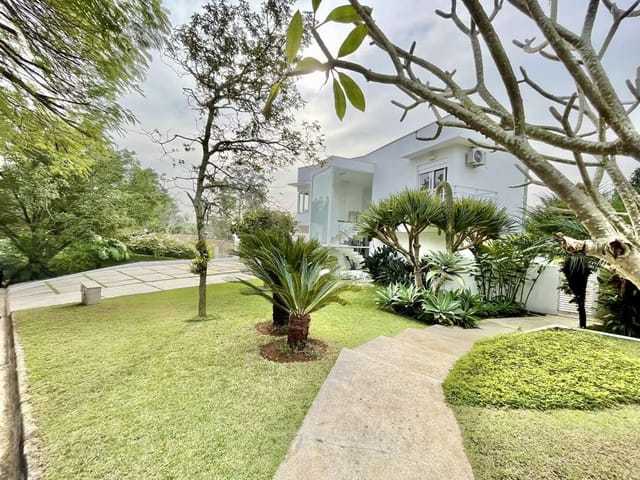 Casa com 1182m² 4 quartos e 5 banheiros, à venda, no bairro Palos Verdes em Cotia