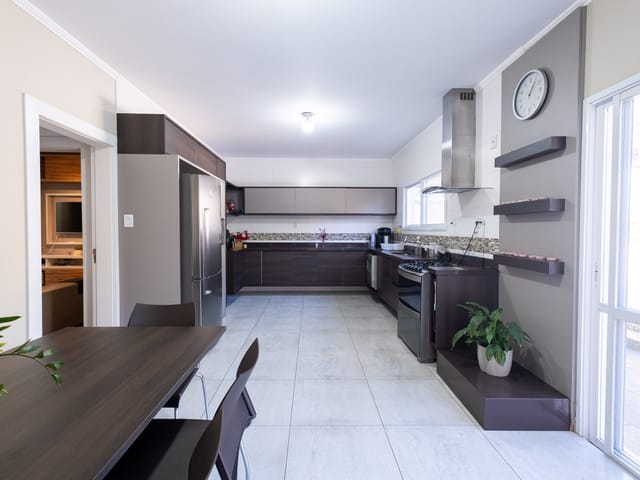 Casa com 1000m² 3 quartos e 2 banheiros, à venda, no bairro Três Vendas em Pelotas