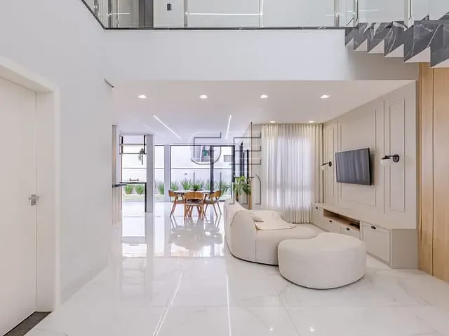 Casa com 254m² 3 quartos e 3 banheiros, à venda, no bairro Conjunto Habitacional Alexandre Urbanas em Londrina