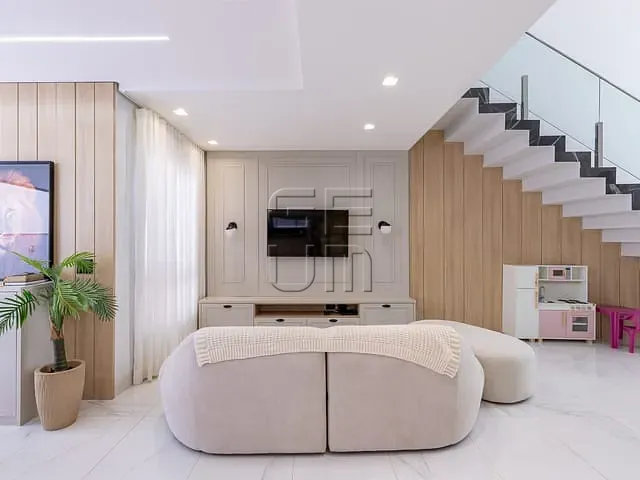 Casa com 254m² 3 quartos e 3 banheiros, à venda, no bairro Conjunto Habitacional Alexandre Urbanas em Londrina