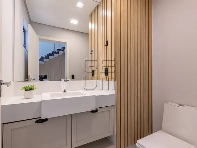 Casa com 254m² 3 quartos e 3 banheiros, à venda, no bairro Conjunto Habitacional Alexandre Urbanas em Londrina