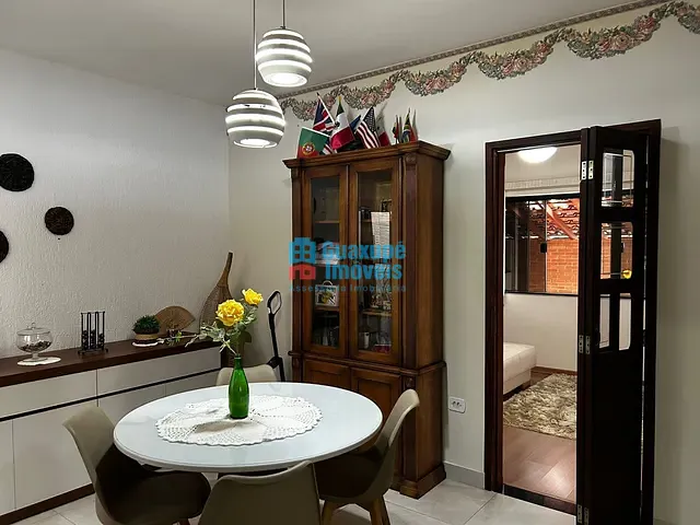 Casa com 250m² 3 quartos e 2 banheiros, à venda, no bairro Jardim Planalto em Guaxupé