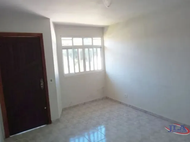 Casa 3 quartos e 2 banheiros, para alugar, no bairro Barreirinha em Curitiba