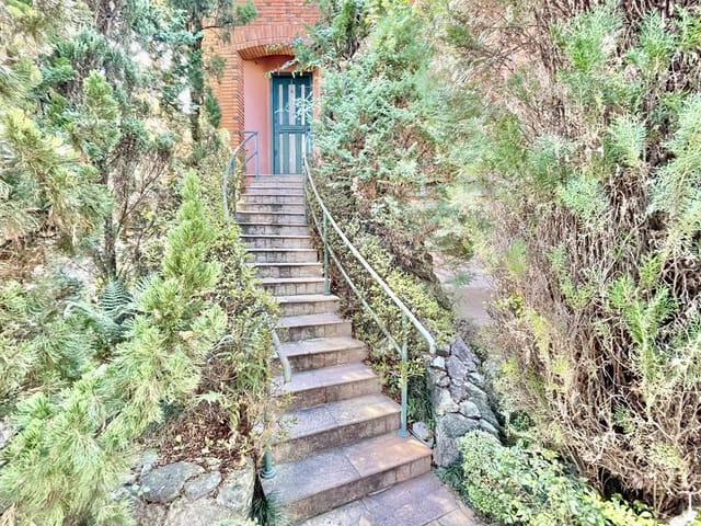 Casa com 384m² 4 quartos e 6 banheiros, à venda, no bairro São Paulo II em Cotia