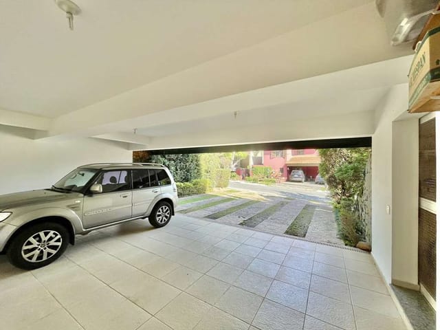 Casa com 384m² 4 quartos e 6 banheiros, à venda, no bairro São Paulo II em Cotia