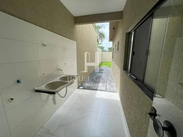 Casa com 180m² 2 quartos e 2 banheiros, à venda, no bairro Rosa dos Ventos em Aparecida de Goiânia