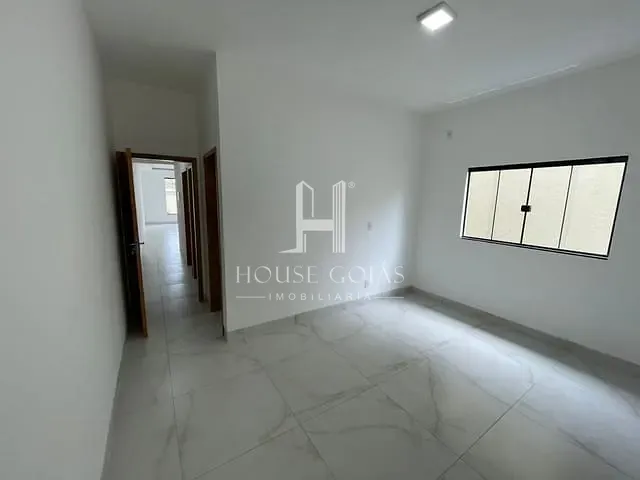 Casa com 180m² 2 quartos e 2 banheiros, à venda, no bairro Rosa dos Ventos em Aparecida de Goiânia