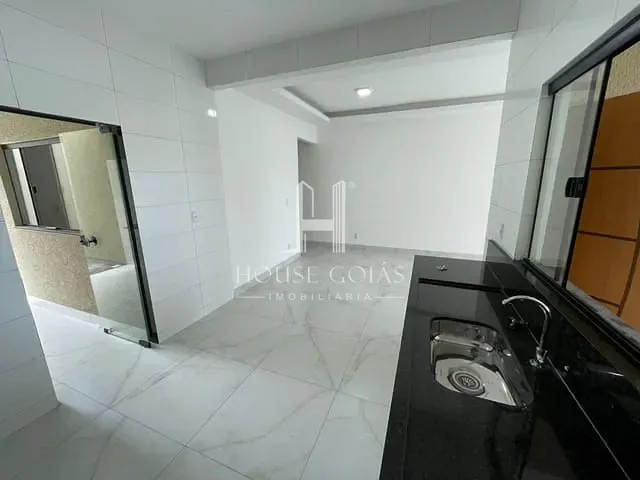 Casa com 180m² 2 quartos e 2 banheiros, à venda, no bairro Rosa dos Ventos em Aparecida de Goiânia