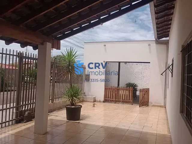 Casa com 258m² 2 quartos e 1 banheiro, à venda, no bairro Residencial Abussafe em Londrina
