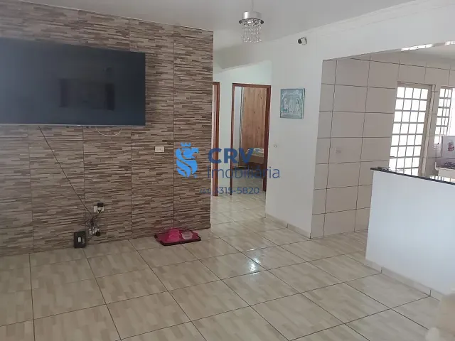 Casa com 258m² 2 quartos e 1 banheiro, à venda, no bairro Residencial Abussafe em Londrina