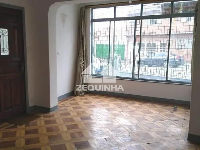 Casa com 210m² 4 quartos e 2 banheiros, à venda, no bairro Vila Bertioga em Sao Paulo