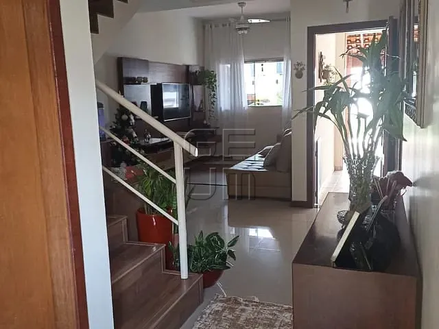 Casa com 250m² 3 quartos e 3 banheiros, à venda, no bairro Jardim dos Estados em Londrina