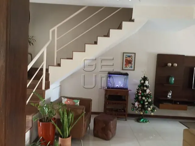 Casa com 250m² 3 quartos e 3 banheiros, à venda, no bairro Jardim dos Estados em Londrina
