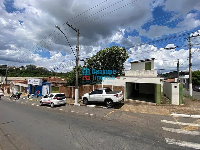 Casa 3 quartos e 2 banheiros, à venda, no bairro Vila Rica em Guaxupé