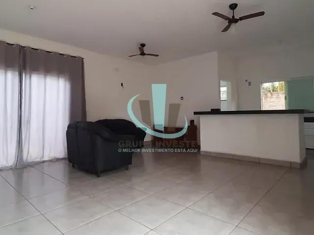 Casa com 490m² 2 quartos e 2 banheiros, à venda, no bairro Cidade Jardim em Araraquara