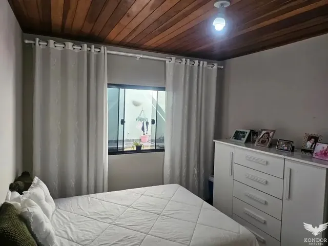 Casa 2 quartos e 1 banheiro, à venda, no bairro Campo Comprido em Curitiba