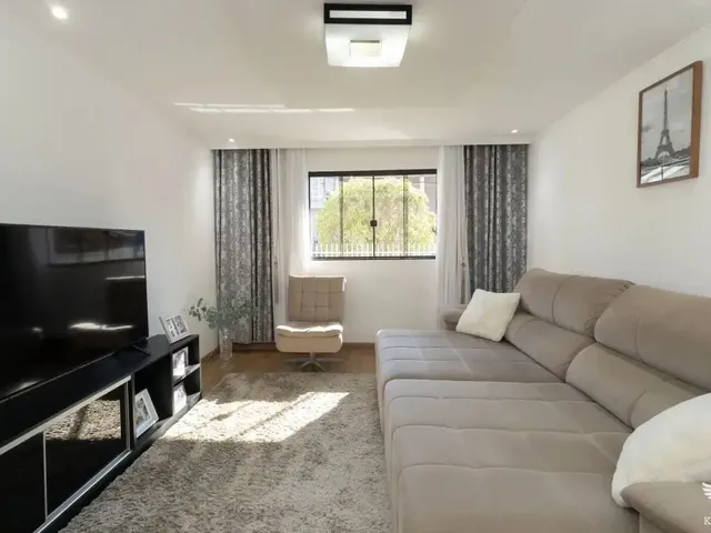Casa 2 quartos e 1 banheiro, à venda, no bairro Campo Comprido em Curitiba