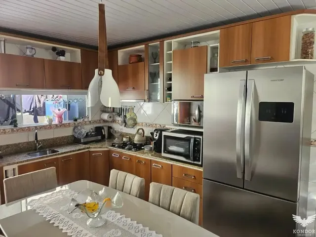 Casa 2 quartos e 1 banheiro, à venda, no bairro Campo Comprido em Curitiba