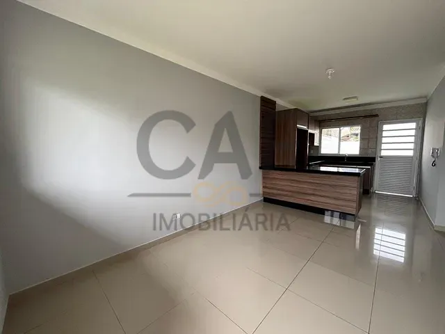 Casa 2 quartos e 1 banheiro, à venda, no bairro Vila das Tulipas em Holambra