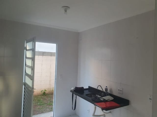 Casa com 48m² 2 quartos e 2 banheiros, à venda, no bairro Parque Monjolo em Cotia