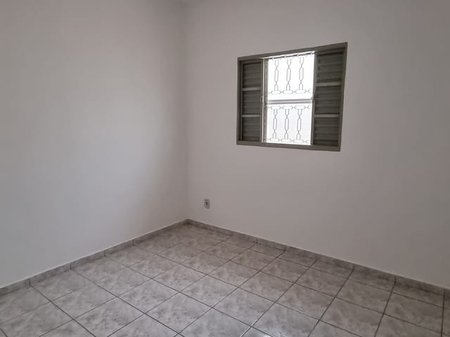 Casa com 200m² 2 quartos e 1 banheiro, à venda, no bairro Campo Alegre em Pindamonhangaba