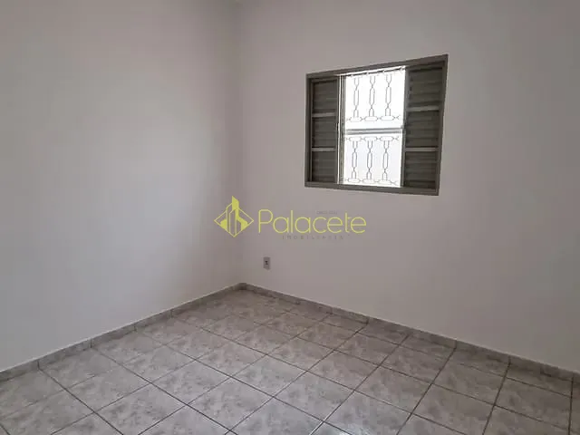 Casa com 200m² 2 quartos e 1 banheiro, à venda, no bairro Campo Alegre em Pindamonhangaba