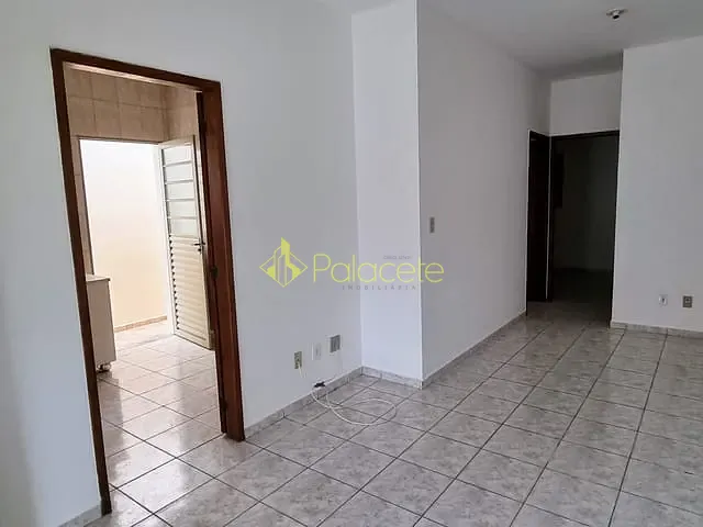 Casa com 200m² 2 quartos e 1 banheiro, à venda, no bairro Campo Alegre em Pindamonhangaba