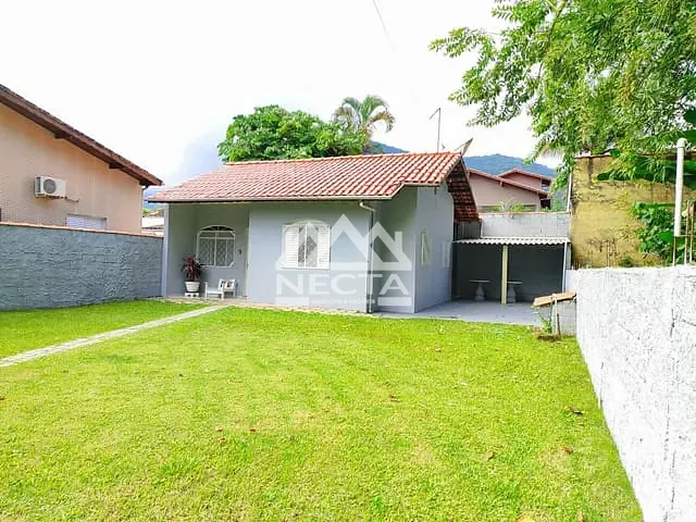 Casa com 384m² 2 quartos e 2 banheiros, à venda, no bairro Mar Verde II em Caraguatatuba