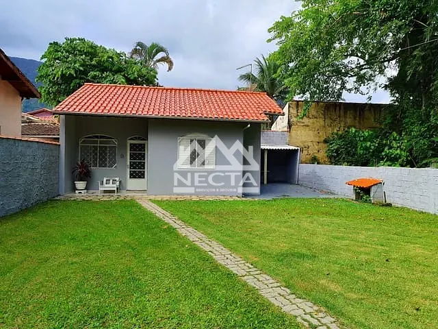 Casa com 384m² 2 quartos e 2 banheiros, à venda, no bairro Mar Verde II em Caraguatatuba