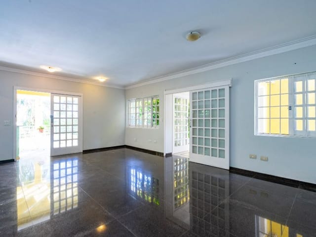Casa com 2190m² 3 quartos e 3 banheiros, à venda, no bairro Pousada dos Bandeirantes em Carapicuíba