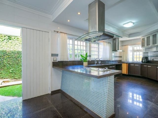 Casa com 2190m² 3 quartos e 3 banheiros, à venda, no bairro Pousada dos Bandeirantes em Carapicuíba