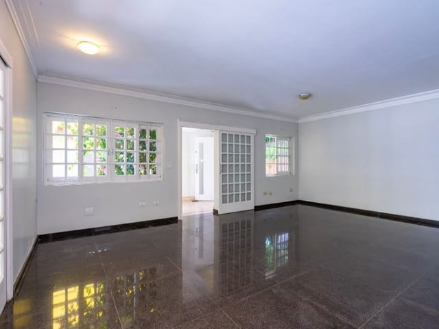 Casa com 2190m² 3 quartos e 3 banheiros, à venda, no bairro Pousada dos Bandeirantes em Carapicuíba