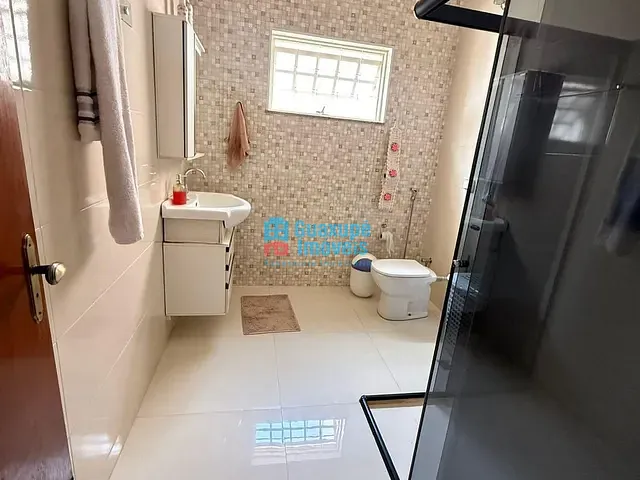 Casa com 360m² 2 quartos e 2 banheiros, para alugar, no bairro Residencial Nova Floresta em Guaxupé