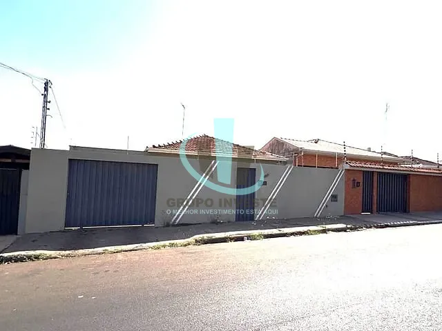 Casa com 297m² 2 quartos e 2 banheiros, à venda, no bairro Jardim do Carmo em Araraquara