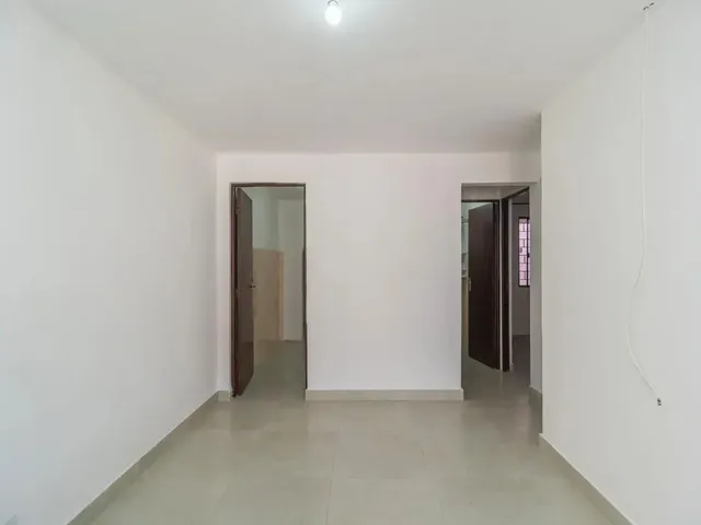 Casa 2 quartos e 1 banheiro, para alugar, no bairro Boqueirão em Curitiba