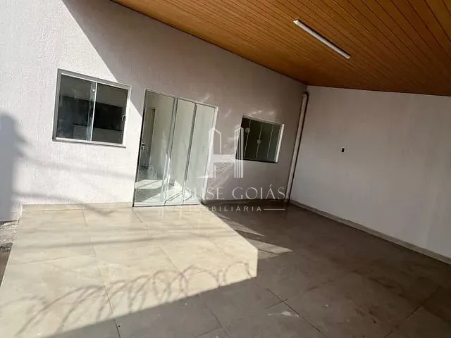 Casa com 360m² 4 quartos e 3 banheiros, à venda, no bairro Jardim Veneza em Aparecida de Goiânia